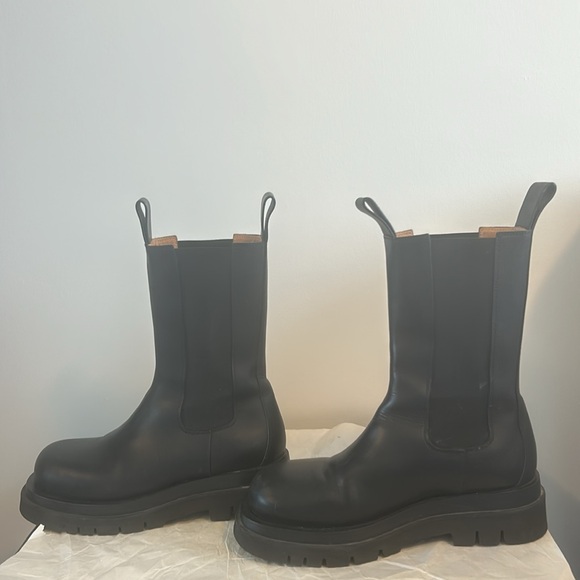 Bottega Veneta Lug Boots - Picture 3 of 6